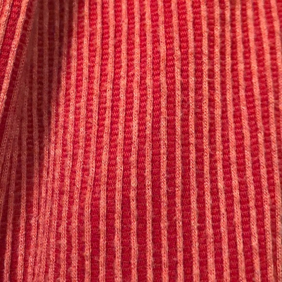 Forever 21 v-neck sweater. Maroon/red - Picture 3 of 3